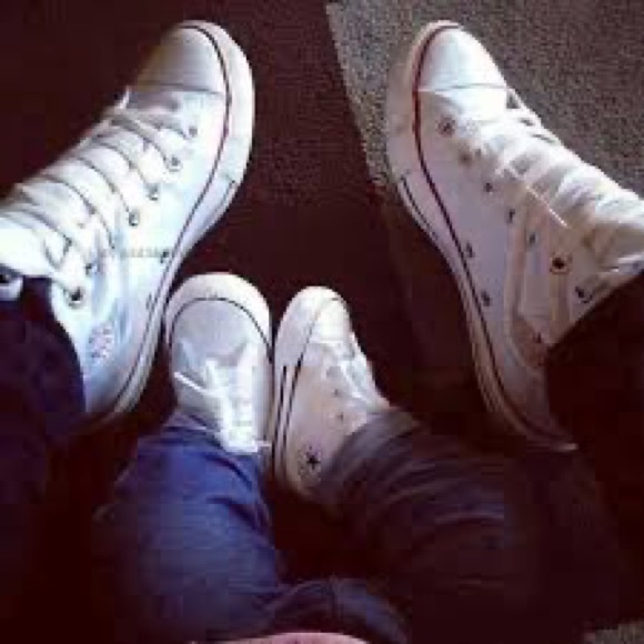 Converse all stars with matching baby shoes - Picture 5 of 13